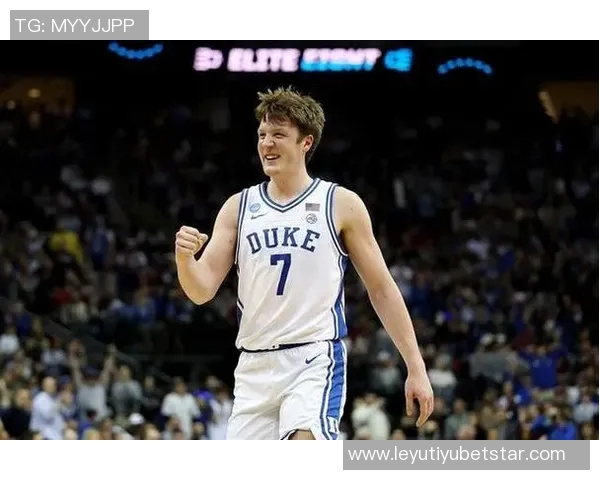 克尼佩尔表现抢眼11投6中斩获19分10篮板9助攻接近三双